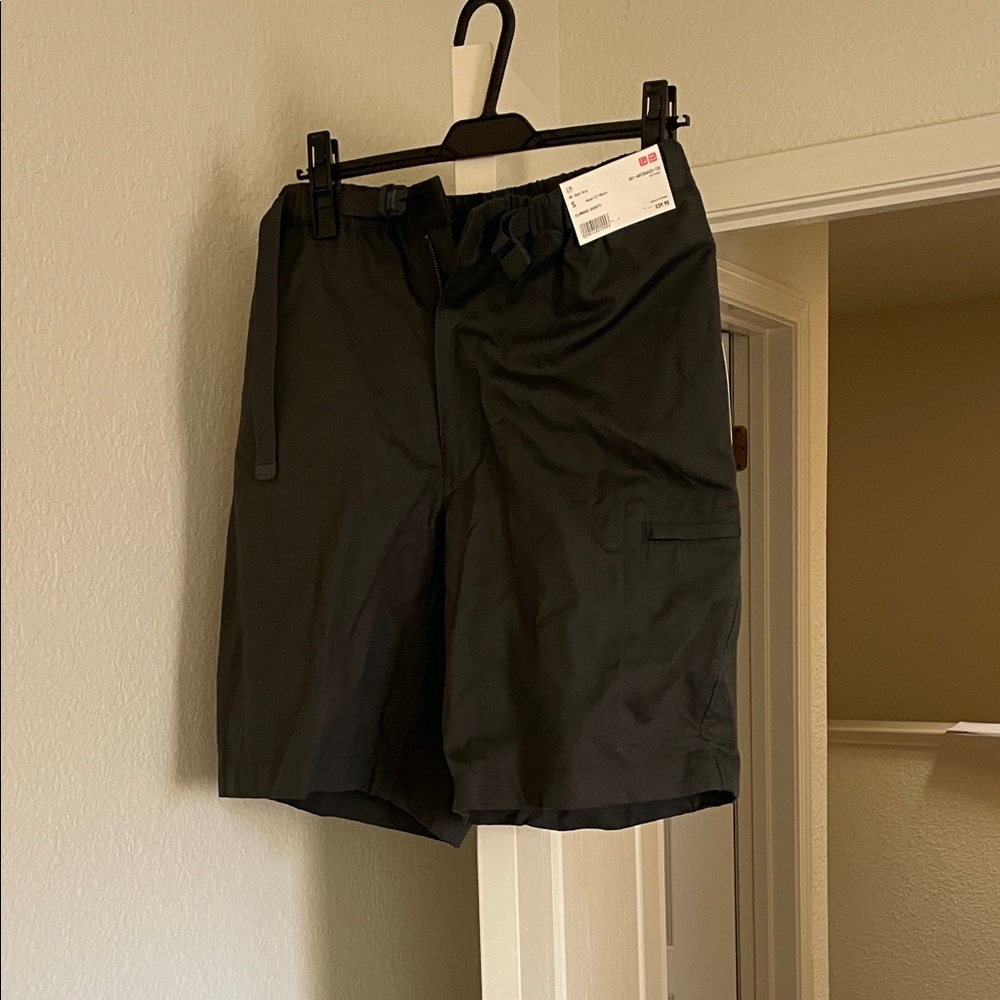 Uniqlo U Black Shorts 85% cotton 15% linen